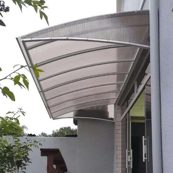 Toldo Policarbonato Alveolar em Paulínia SP — Instalação em área gourmet com churrasqueira